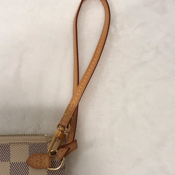 Louis Vuitton Neverfull GM POUCH - Picture 8 of 8